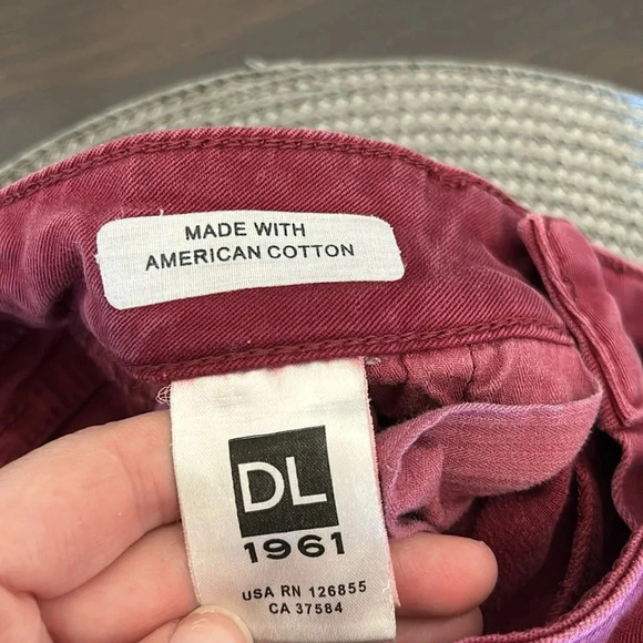 DL1961 Margaux 28" Instasculpt Skinny Jean | Maroon Skinny Jeans | DL1961 - Picture 11 of 12
